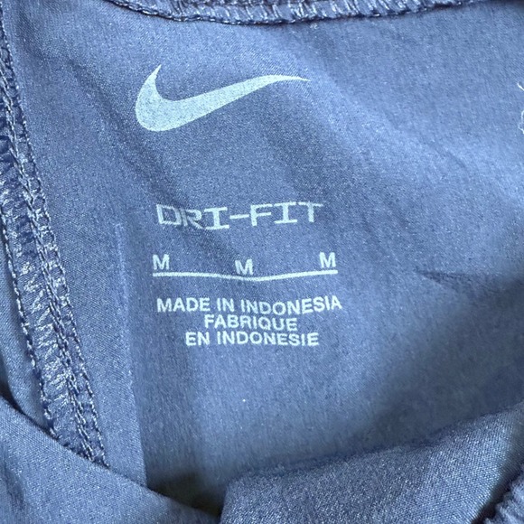 Lot of 5 Nike Women's Dri-FIT Running Shorts & Tee Bundle - Size M - Tempo Style - Picture 10 of 16